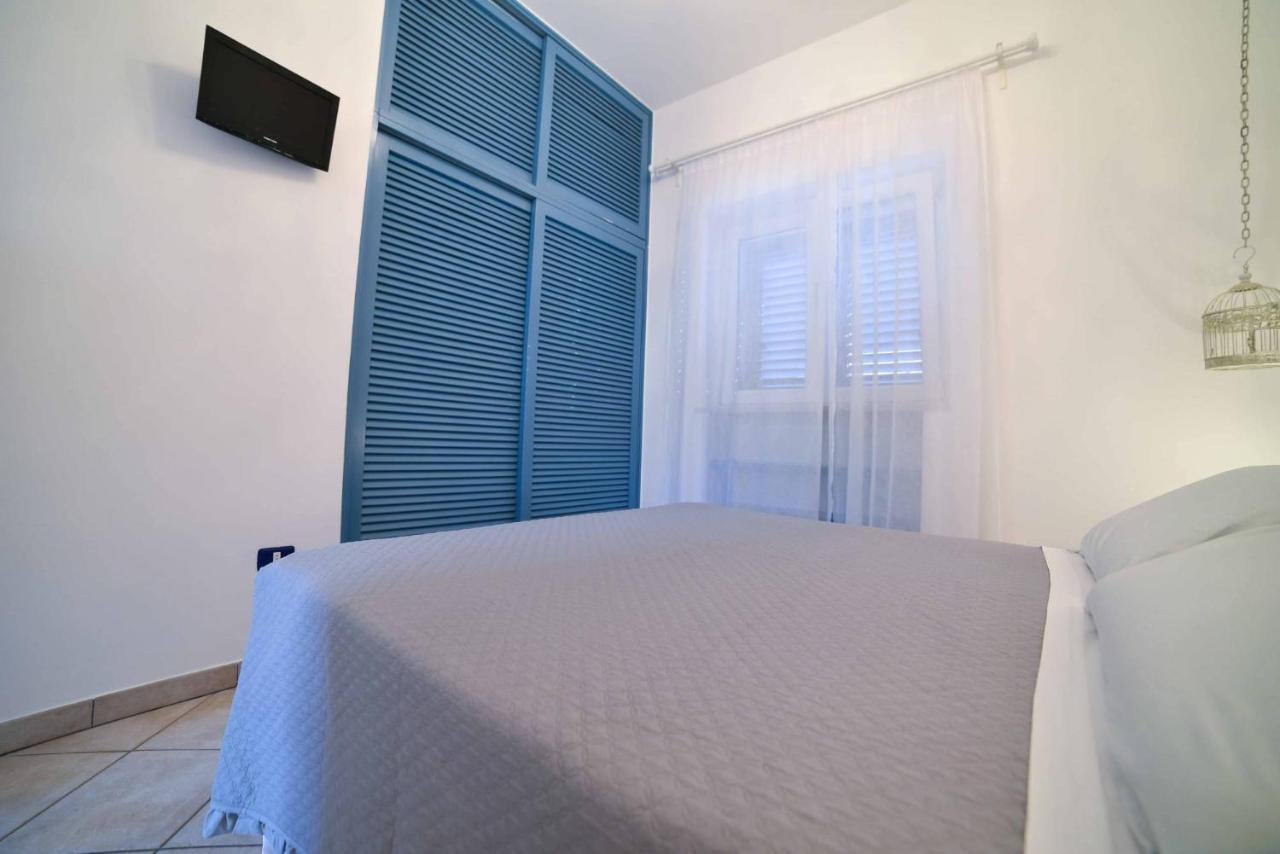 La Caletta Bed And Breakfast Торе Санта Сабина Екстериор снимка